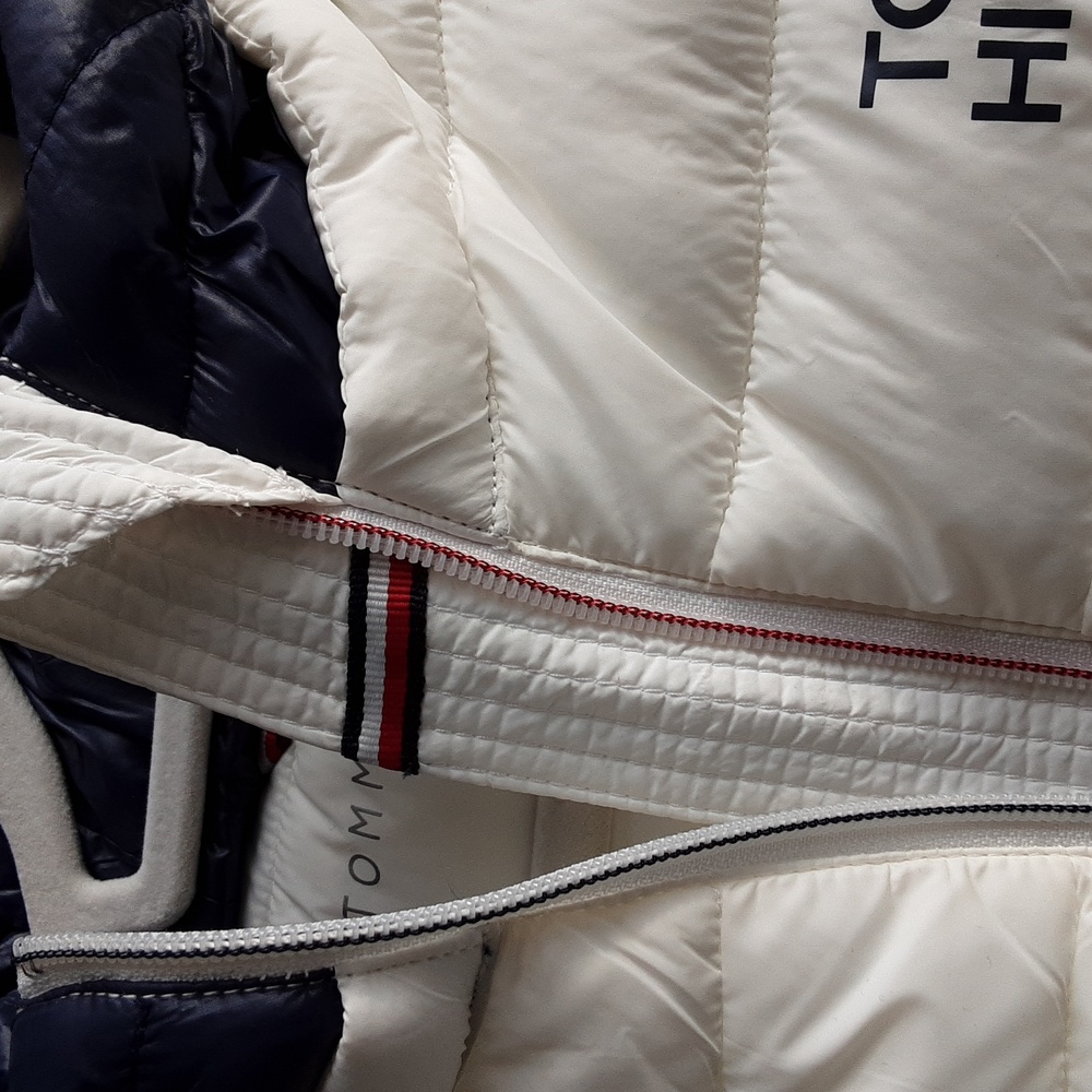 Tommy Hilfiger Puffer Jacket EUC - Picture 12 of 16